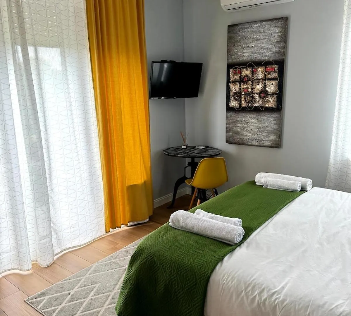 Sunny Terrace 2 Bedrooms Milan 0*,  Italy